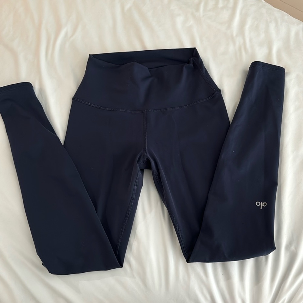 - Alo airbrush legging